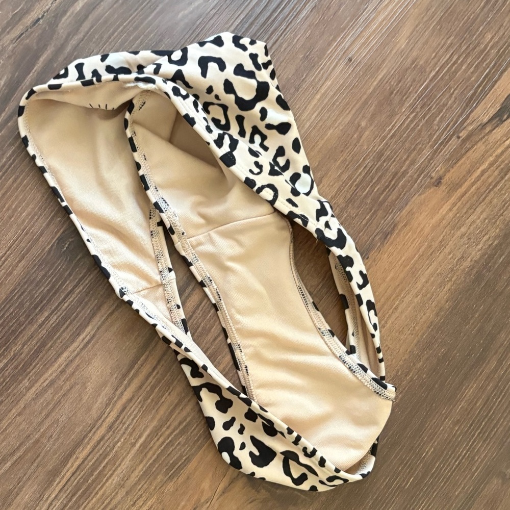 Hollister Leopard Swim Bottoms - Tan & Black - Picture 4 of 4